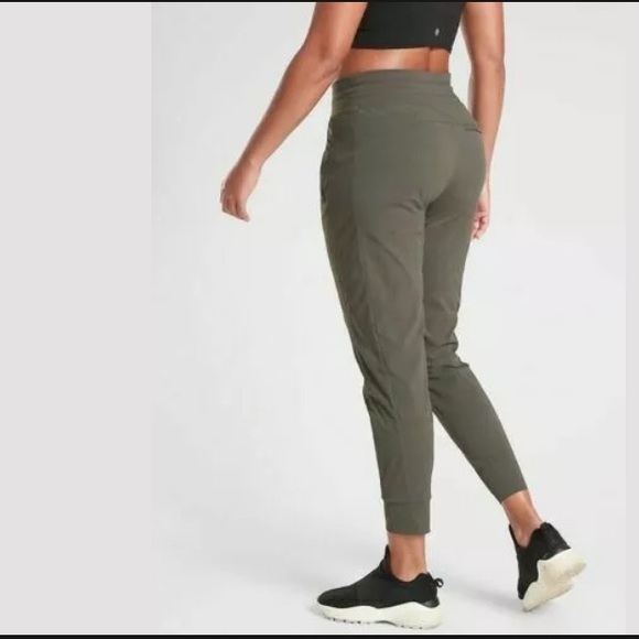 ATHLETA Trekkie North Jogger Mountain Olive NWT - Picture 2 of 3